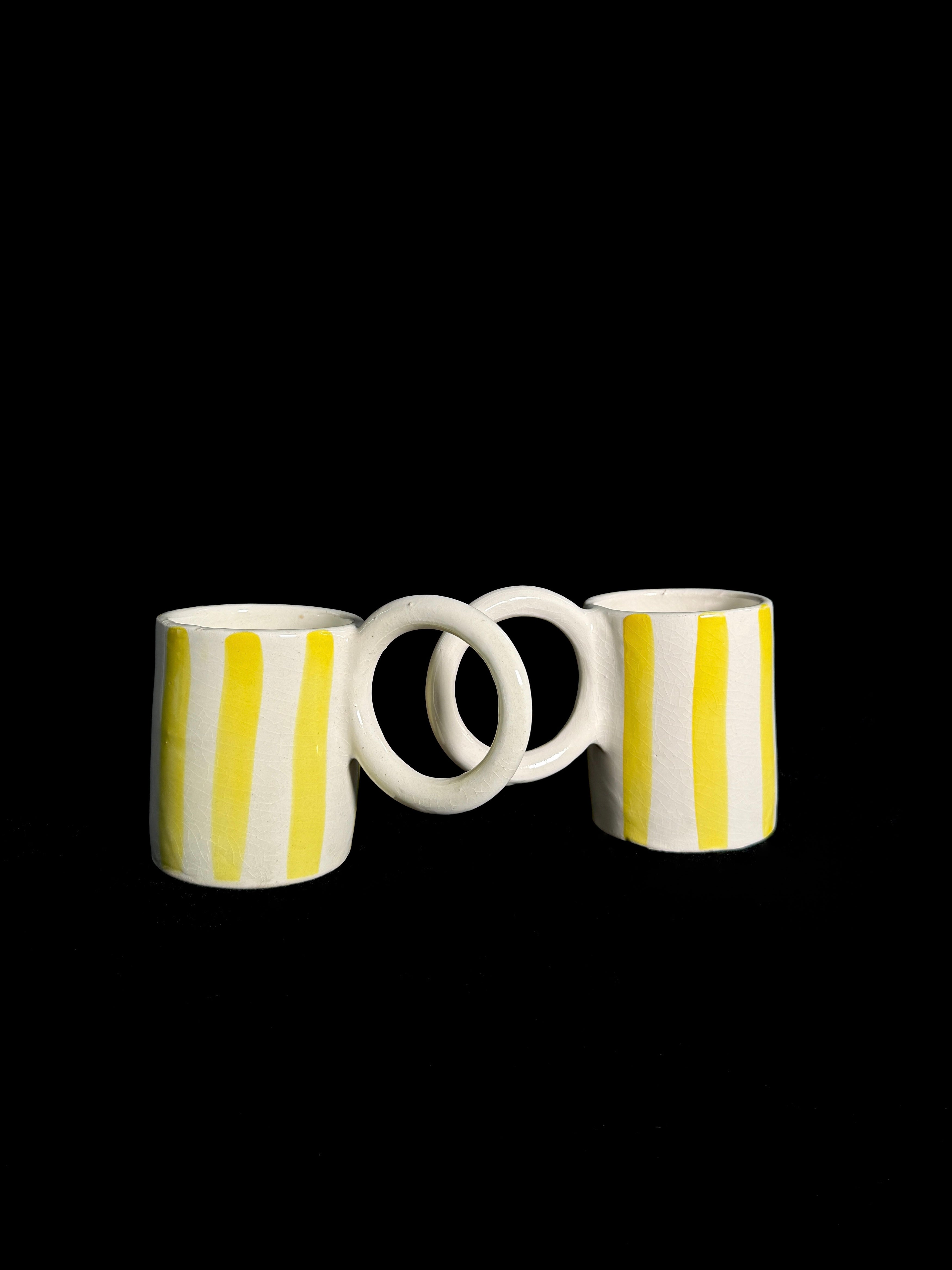 Duo de tasses à rayures jaunes